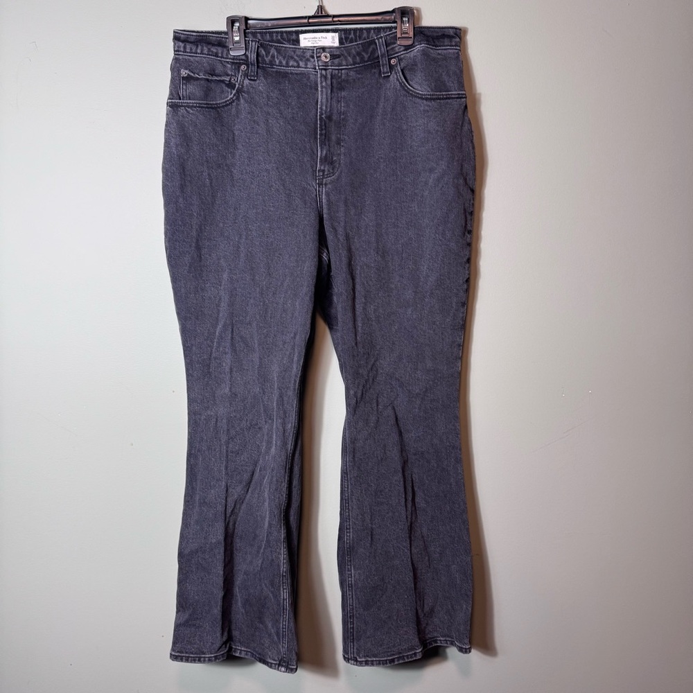 Abercrombie & Fitch Women’s Curve Love Black The Vintage Flare High Rise Size 33